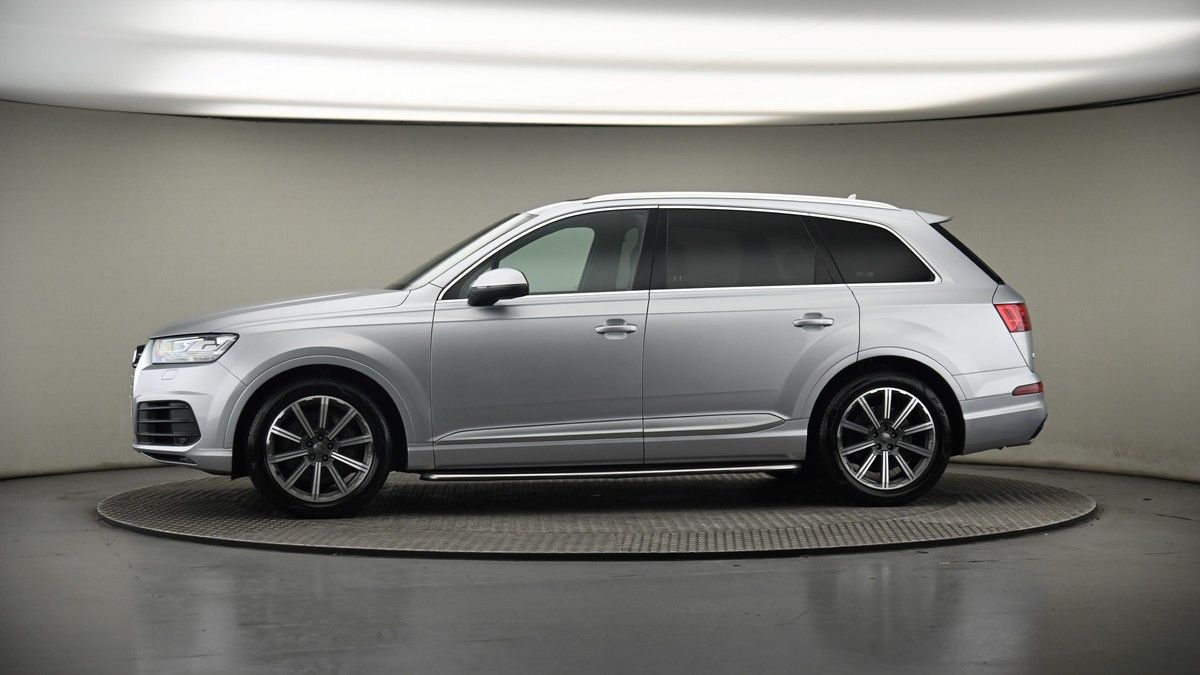 More views of Audi Q7