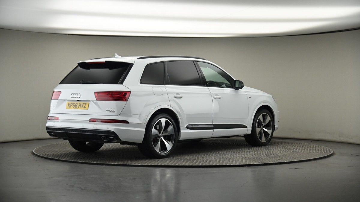 Audi Q7 Image 7