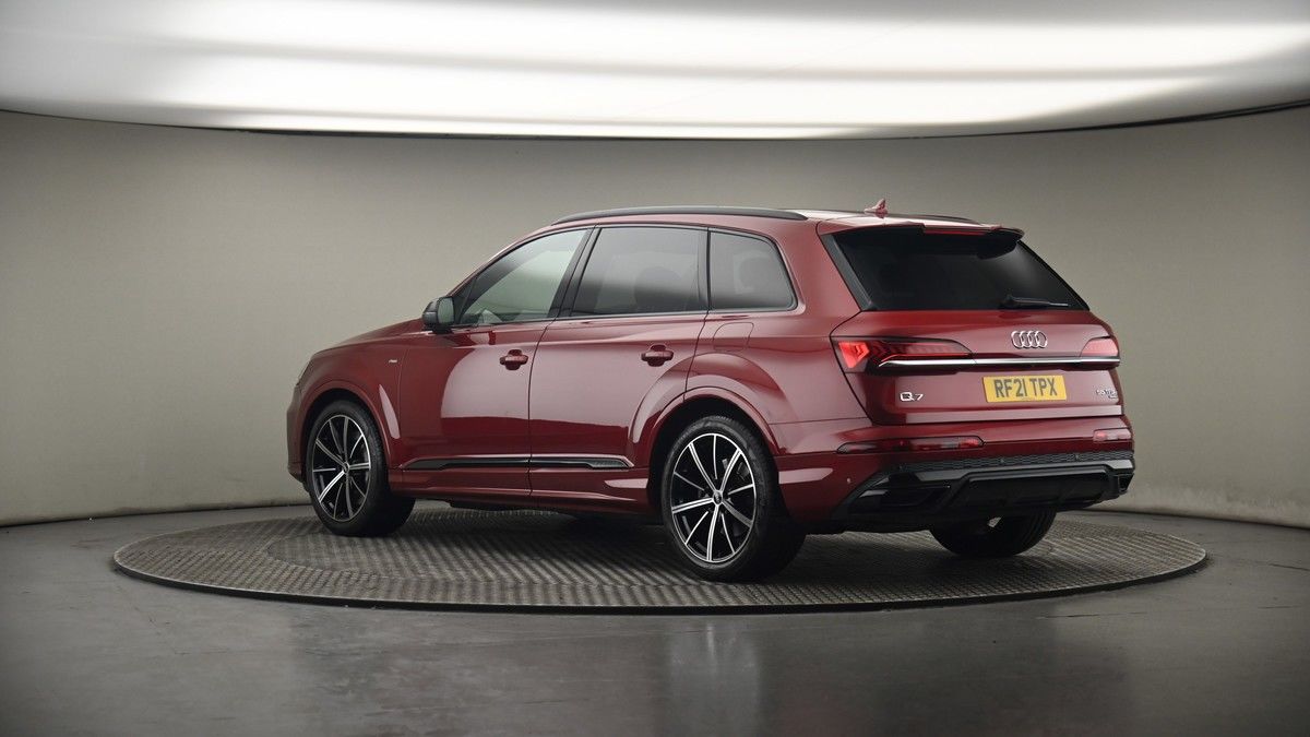 More views of Audi Q7