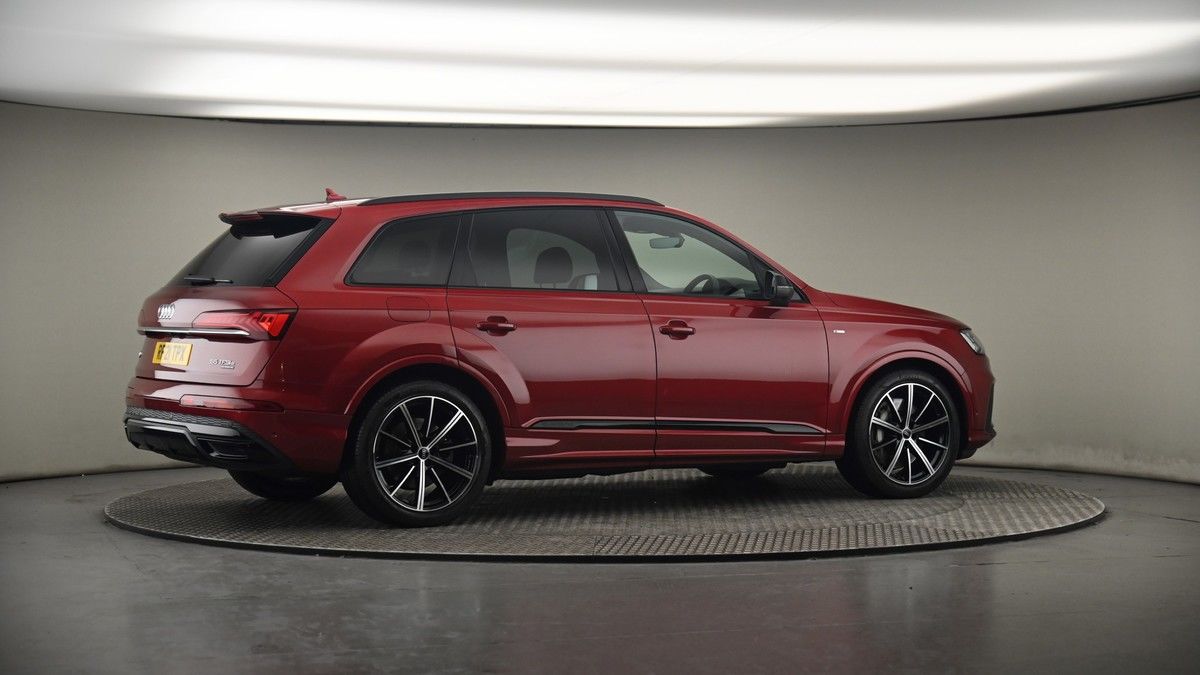 More views of Audi Q7