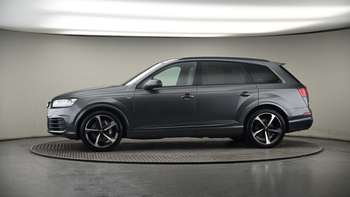 More views of Audi Q7