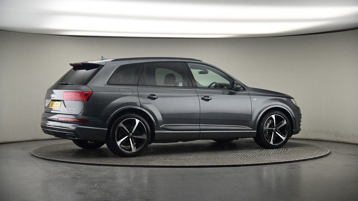 More views of Audi Q7