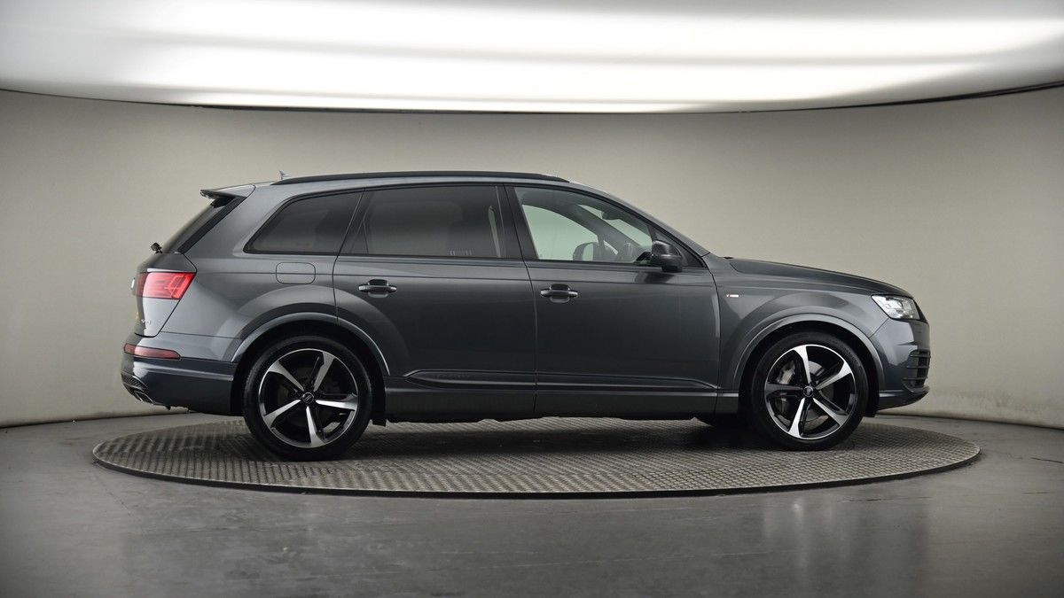 More views of Audi Q7