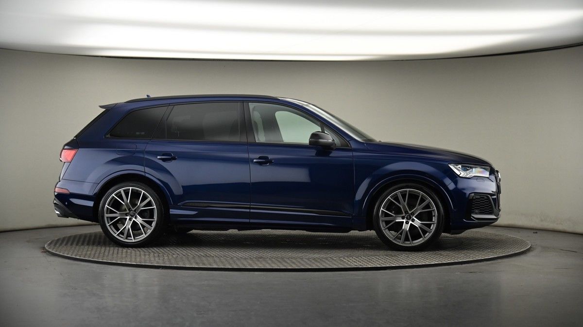 More views of Audi SQ7