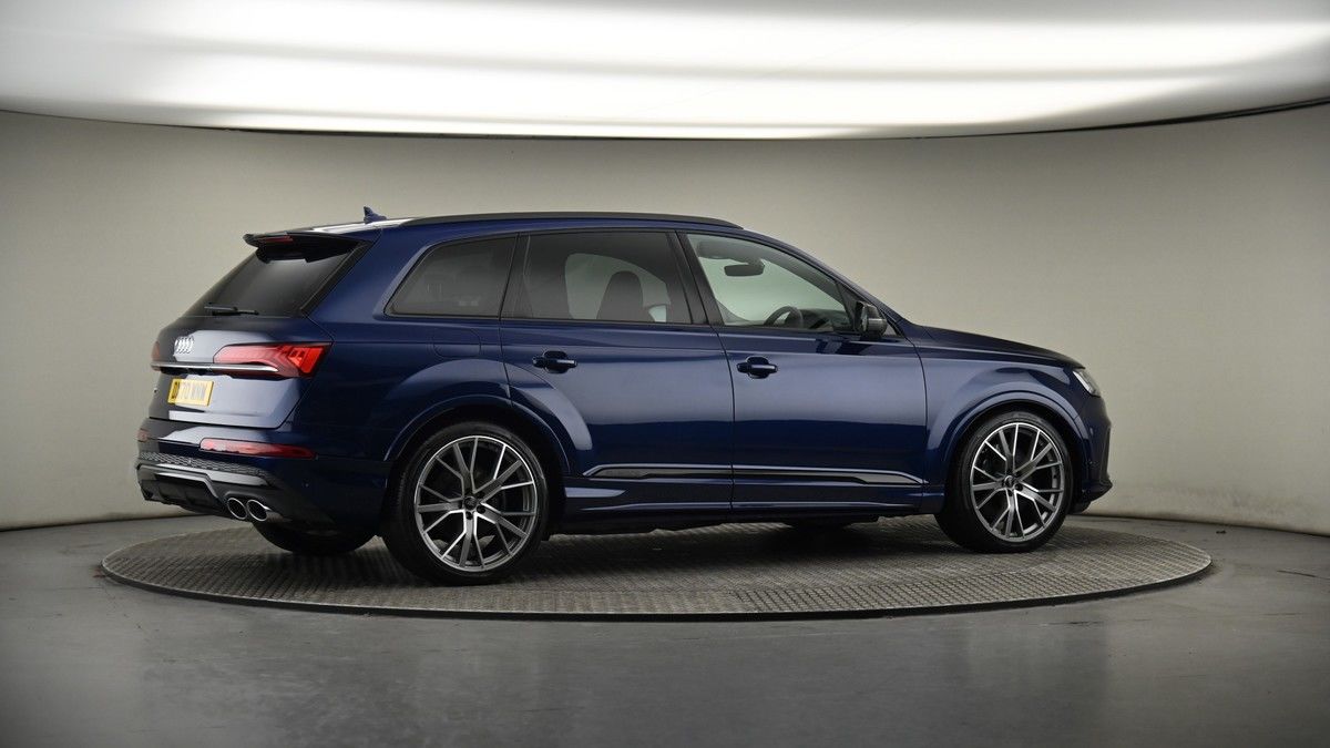 More views of Audi SQ7