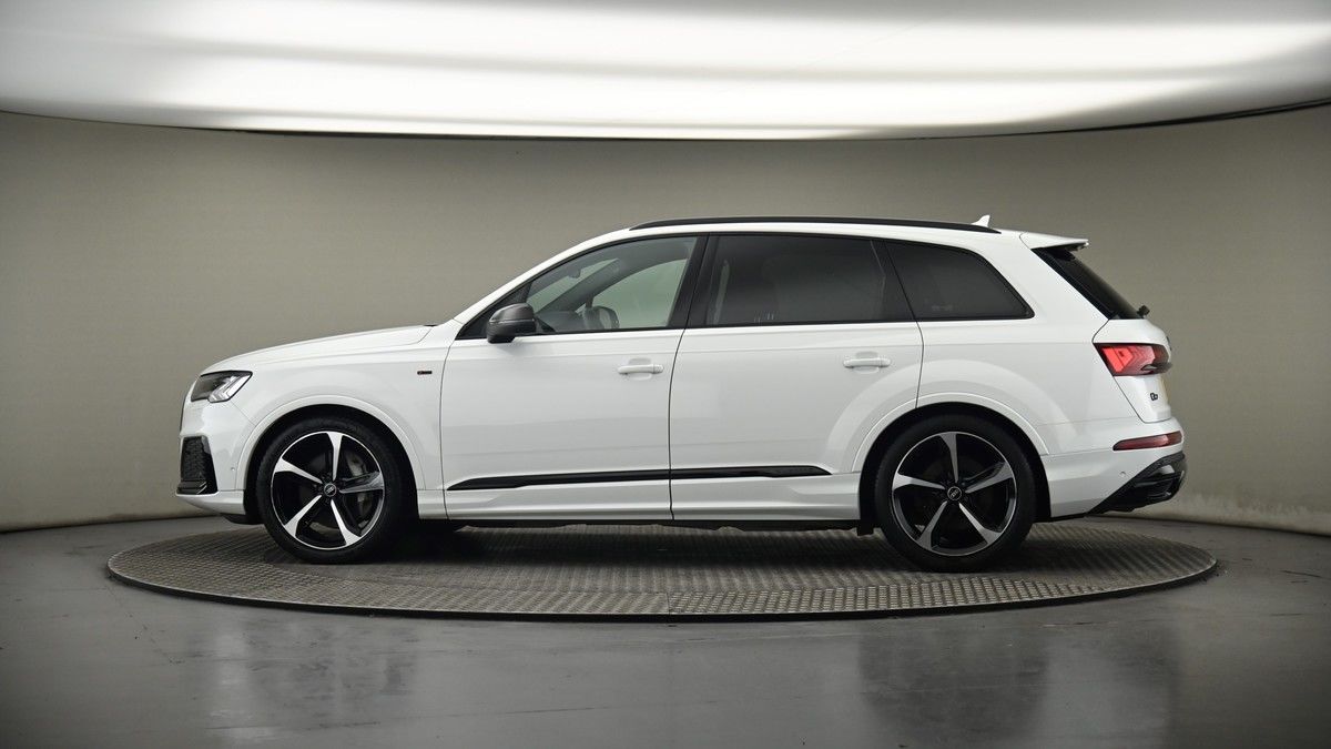 More views of Audi Q7