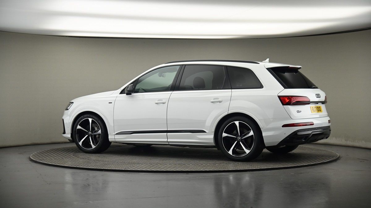 More views of Audi Q7