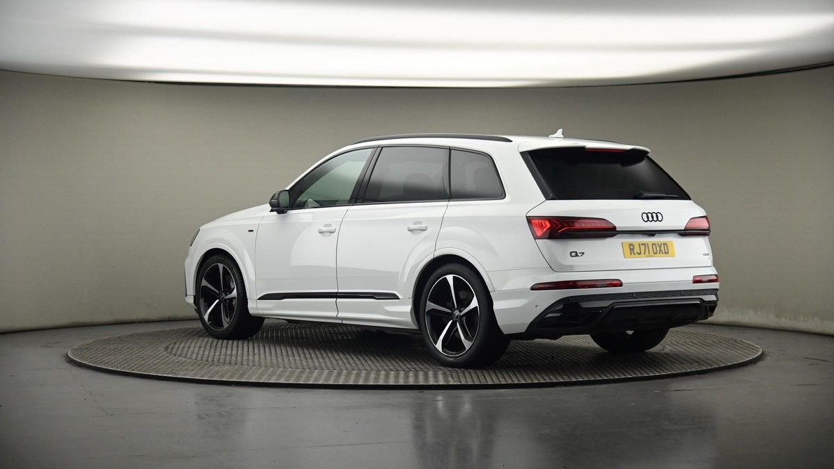 More views of Audi Q7