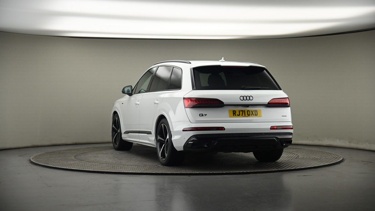 More views of Audi Q7