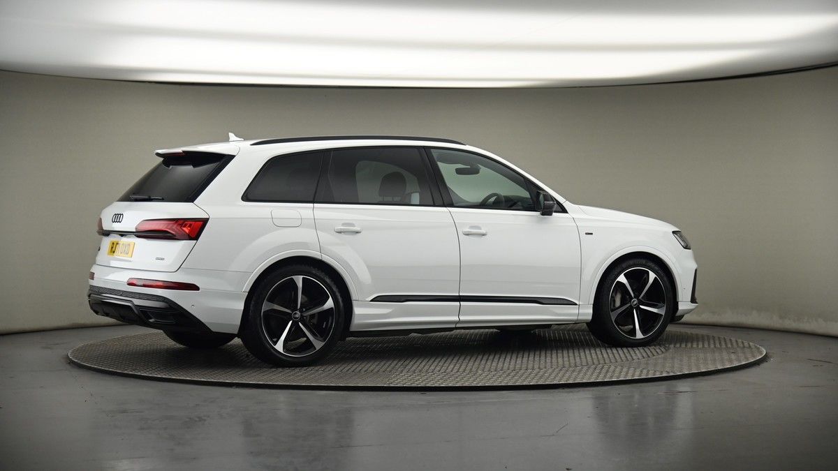 More views of Audi Q7