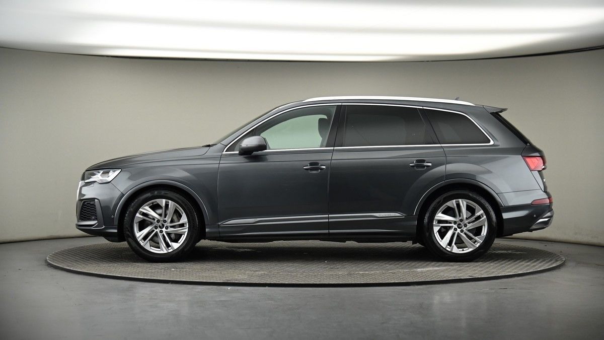 More views of Audi Q7