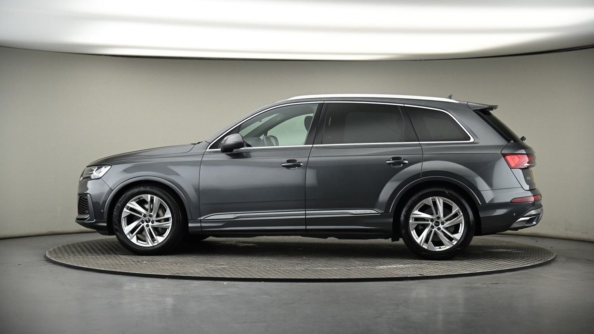 More views of Audi Q7