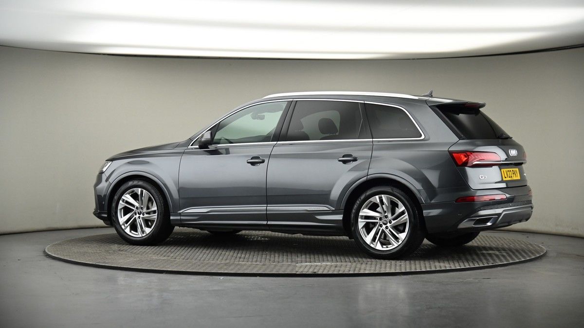 More views of Audi Q7