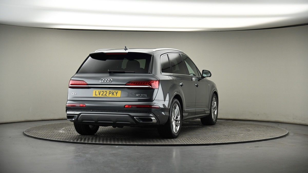 More views of Audi Q7