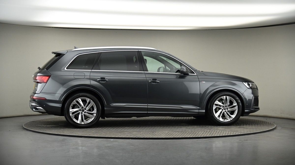 More views of Audi Q7