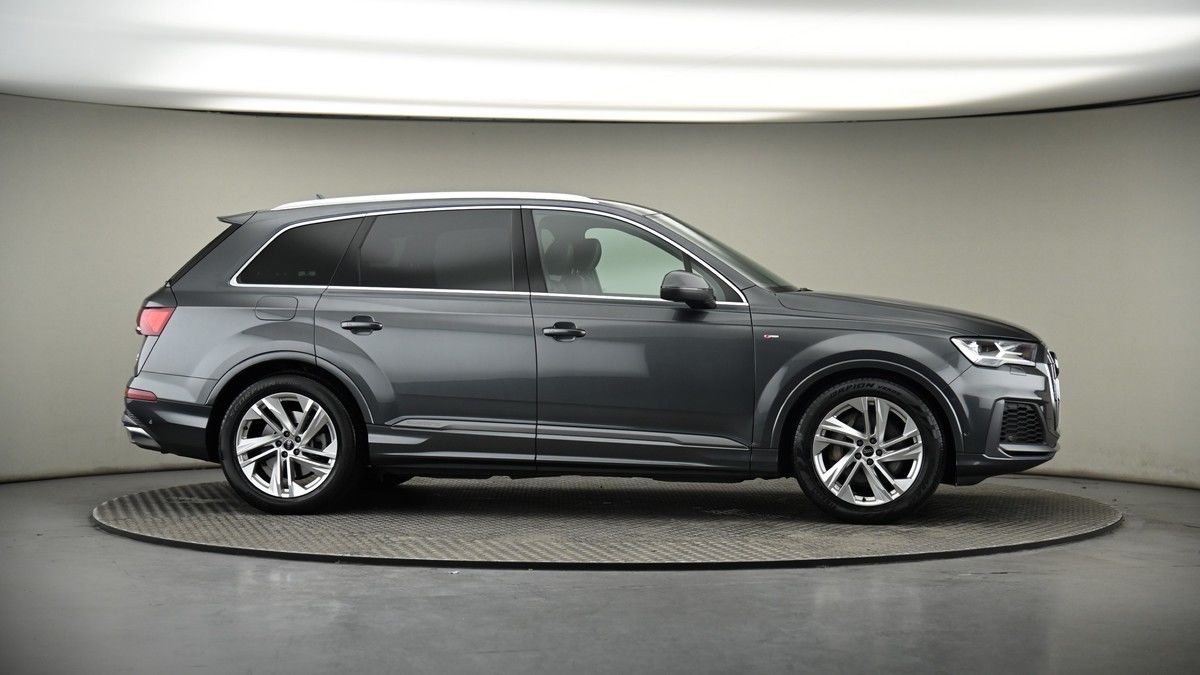 More views of Audi Q7