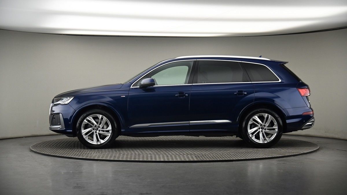 More views of Audi Q7