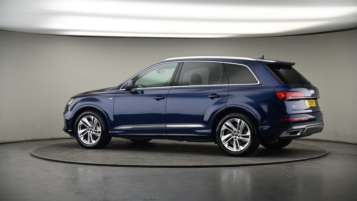 More views of Audi Q7