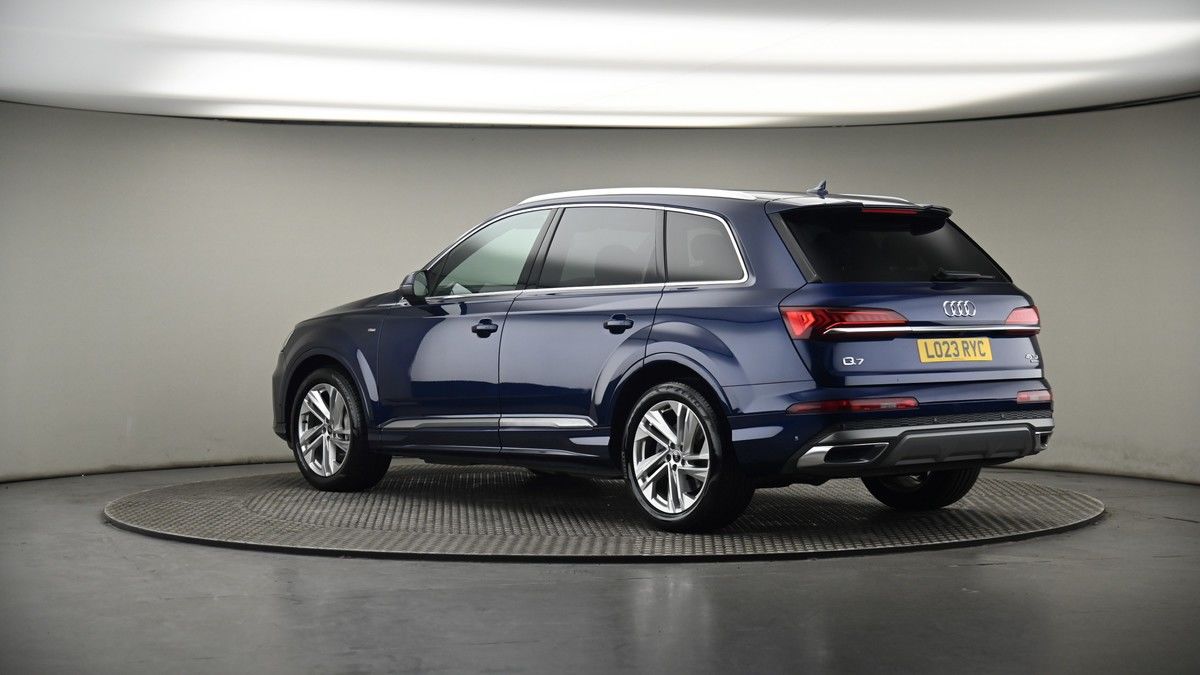 More views of Audi Q7