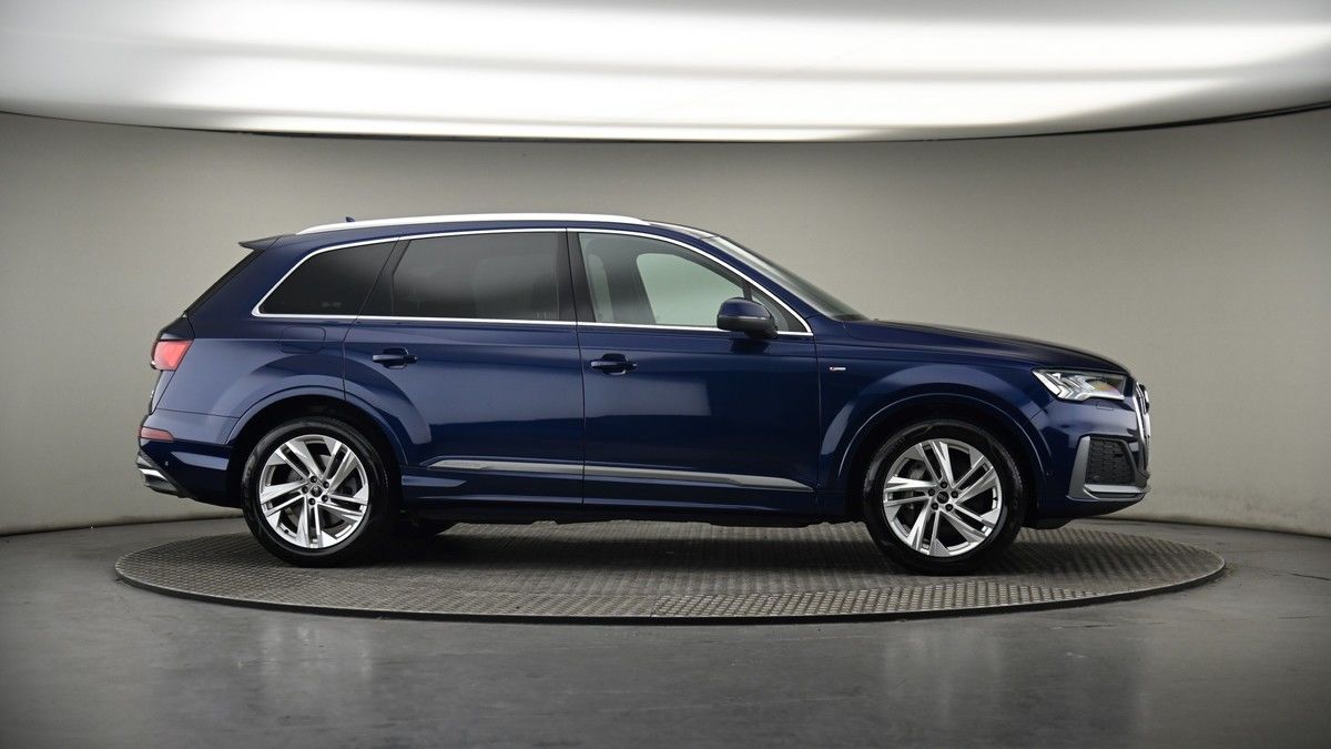 More views of Audi Q7