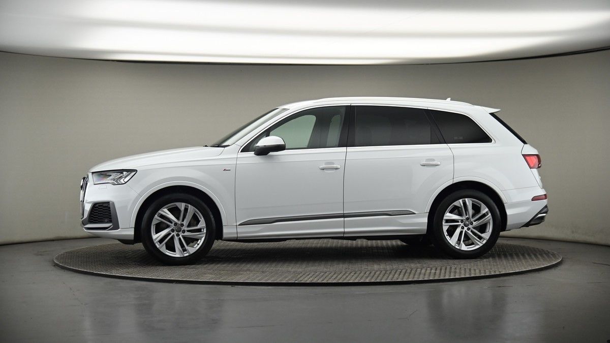 More views of Audi Q7