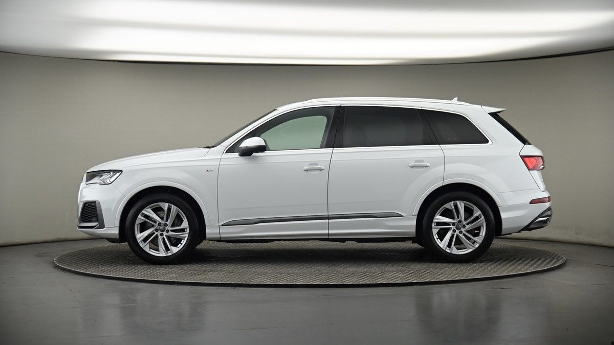 More views of Audi Q7