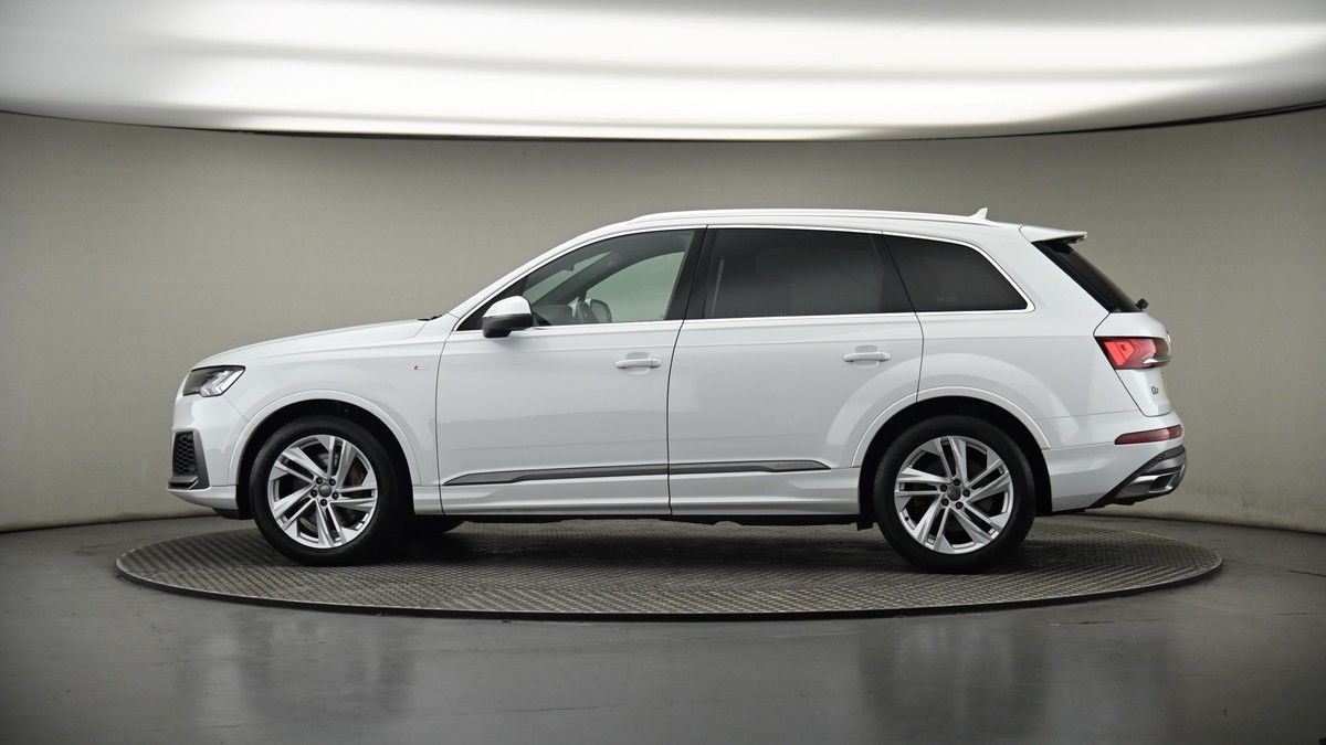 More views of Audi Q7