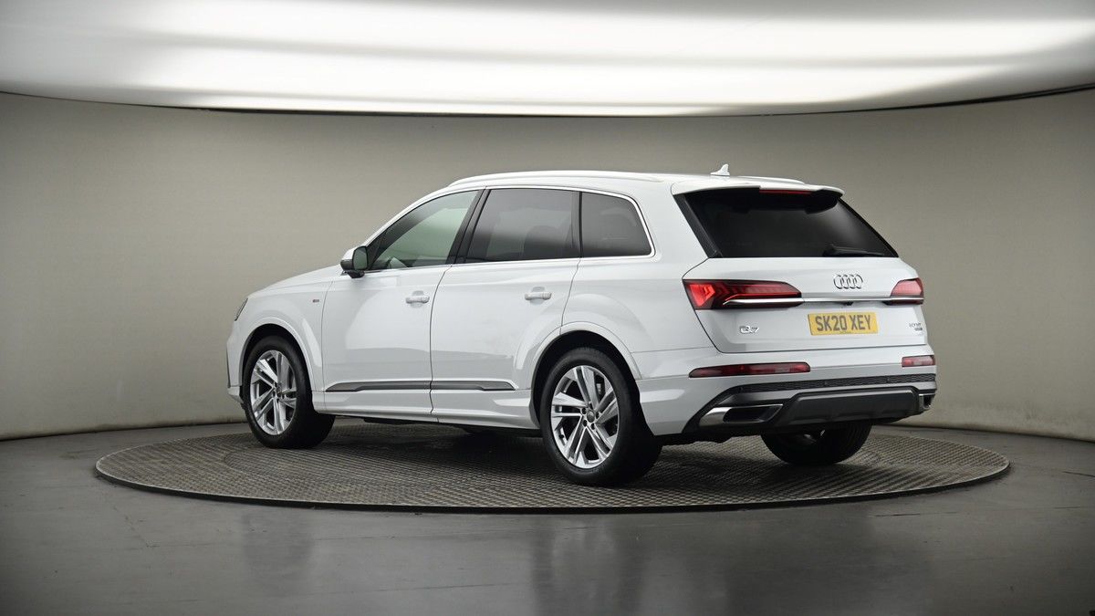 More views of Audi Q7