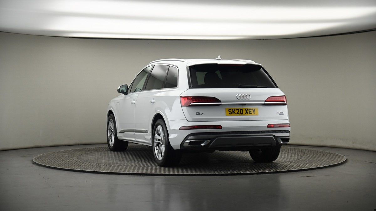 More views of Audi Q7