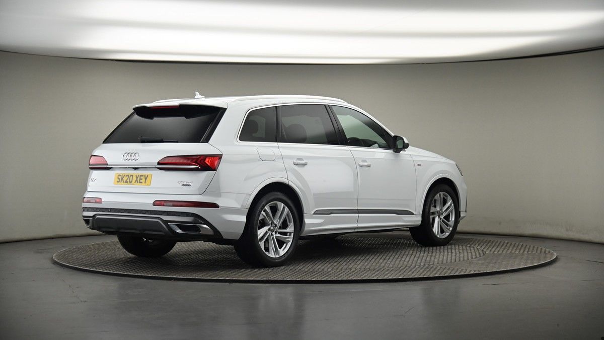 More views of Audi Q7