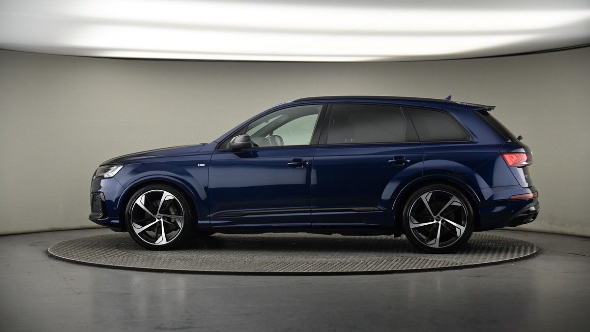 More views of Audi Q7