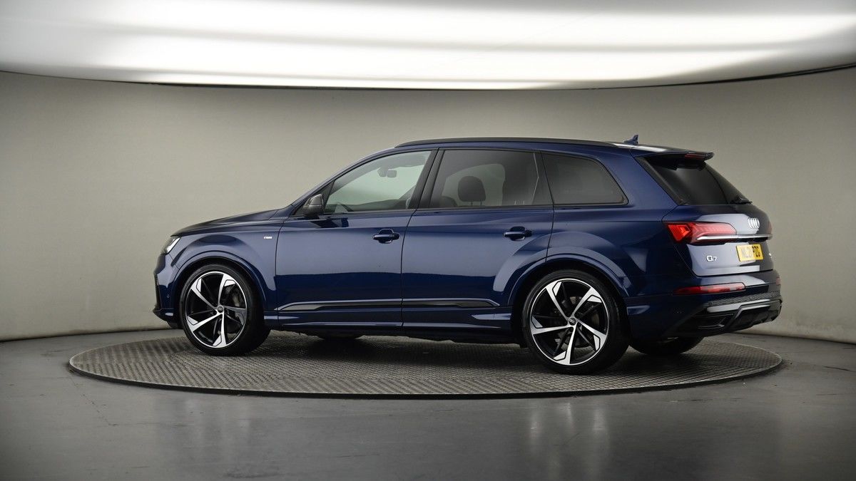 More views of Audi Q7