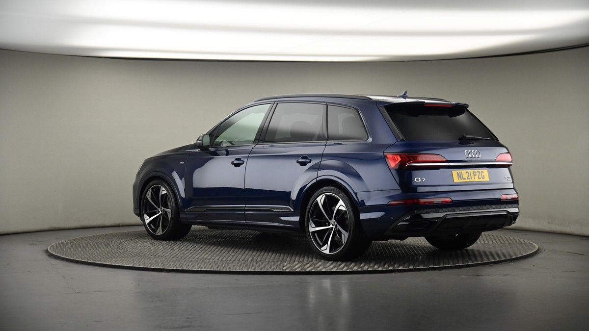 More views of Audi Q7