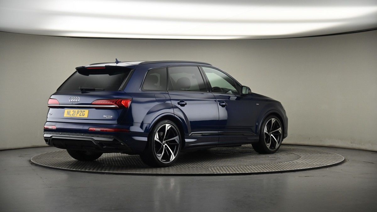 Audi Q7 Image 7