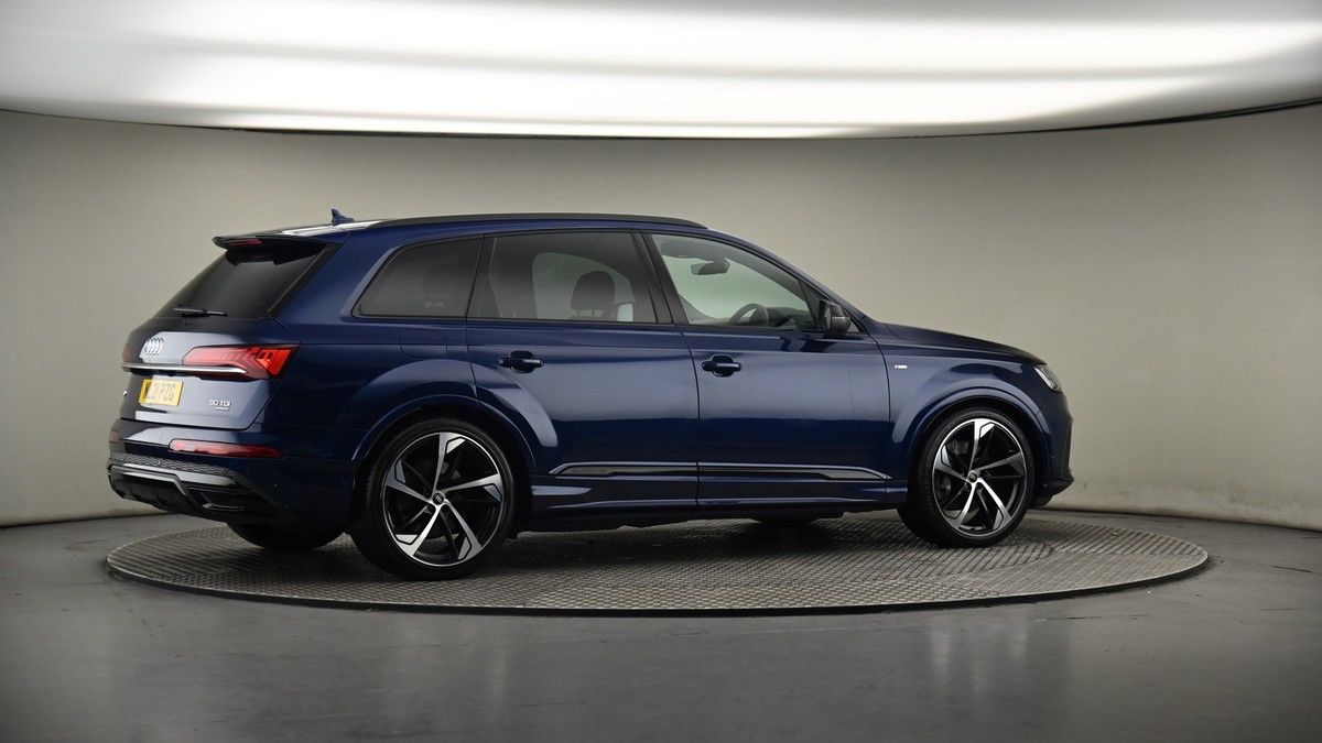 More views of Audi Q7