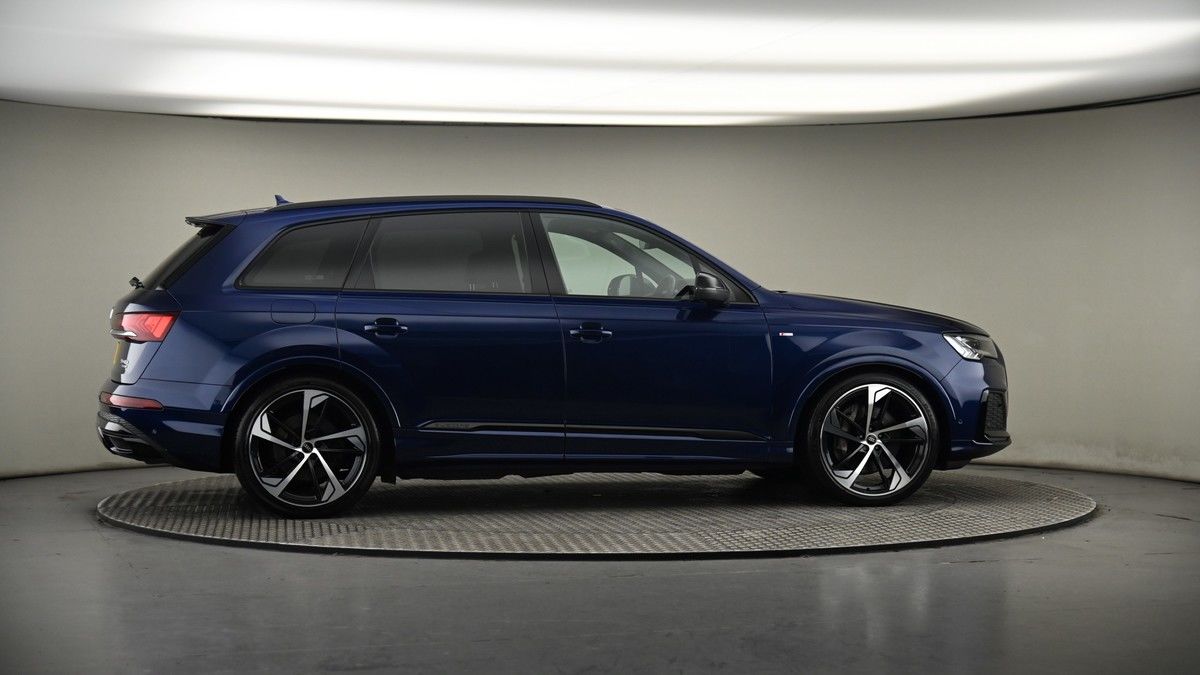 More views of Audi Q7