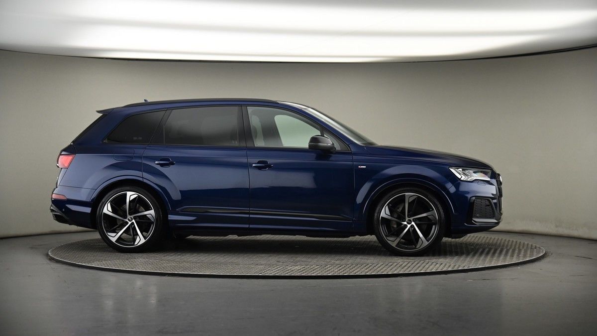 More views of Audi Q7