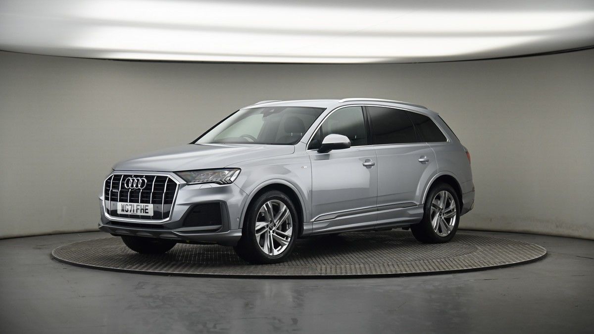 More views of Audi Q7