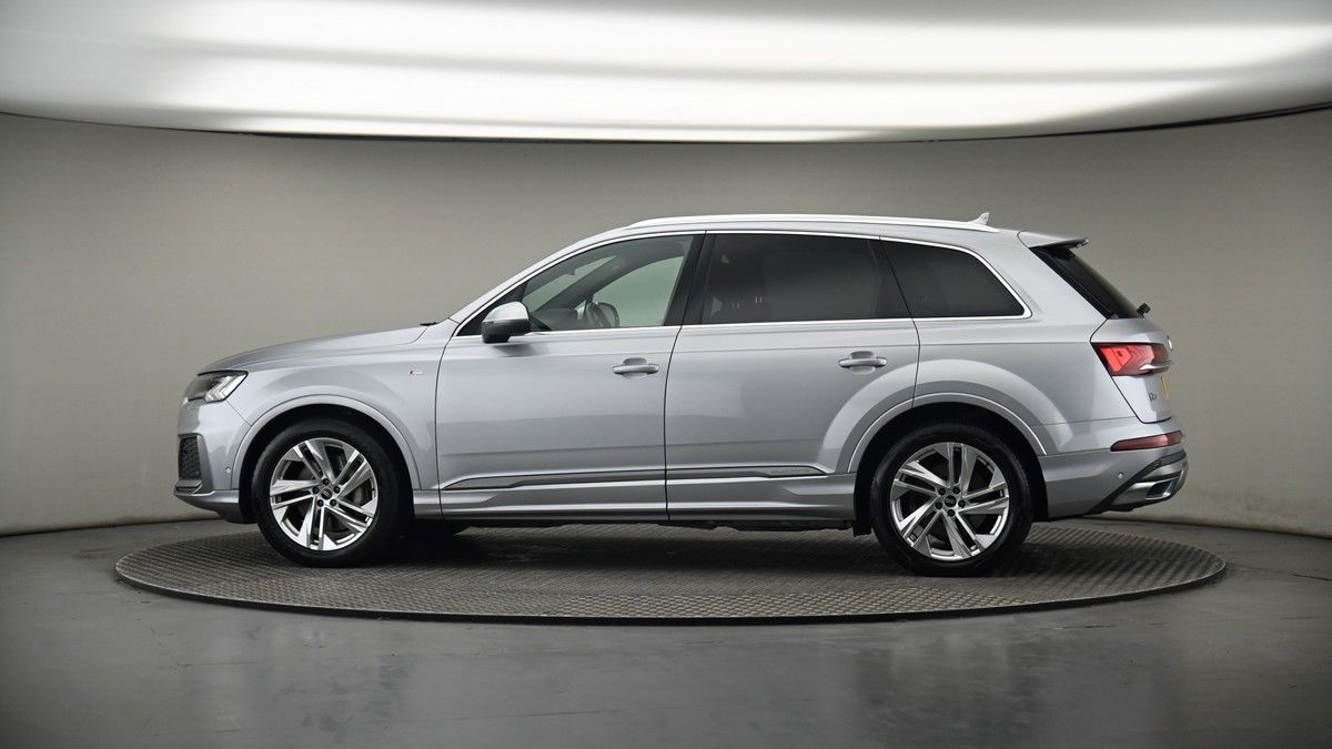 More views of Audi Q7