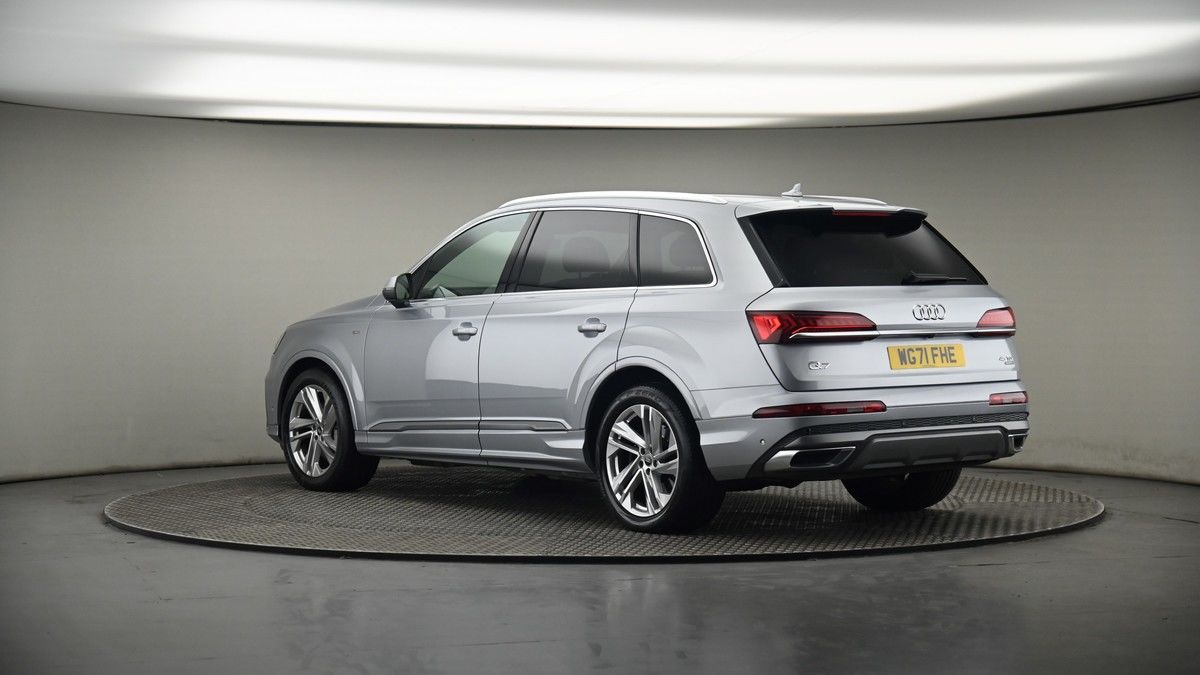 More views of Audi Q7