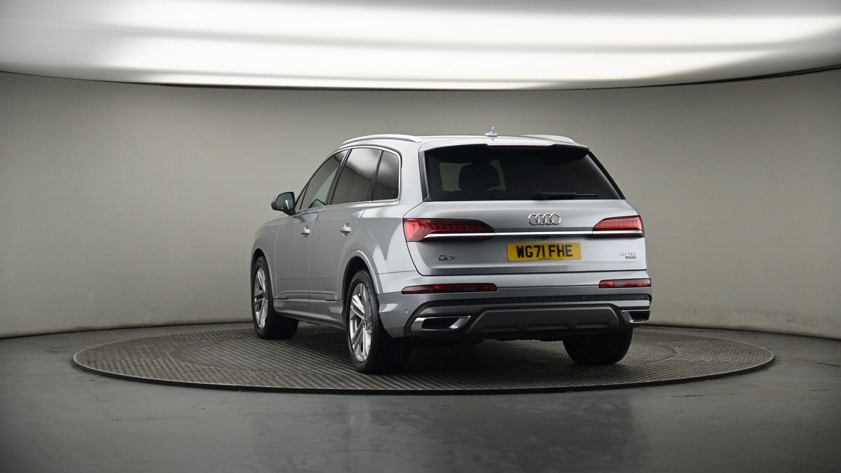 More views of Audi Q7