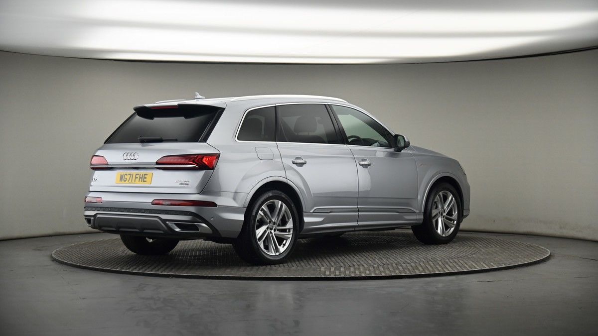 Audi Q7 Image 7