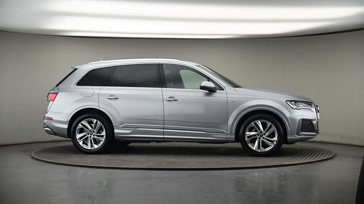 More views of Audi Q7