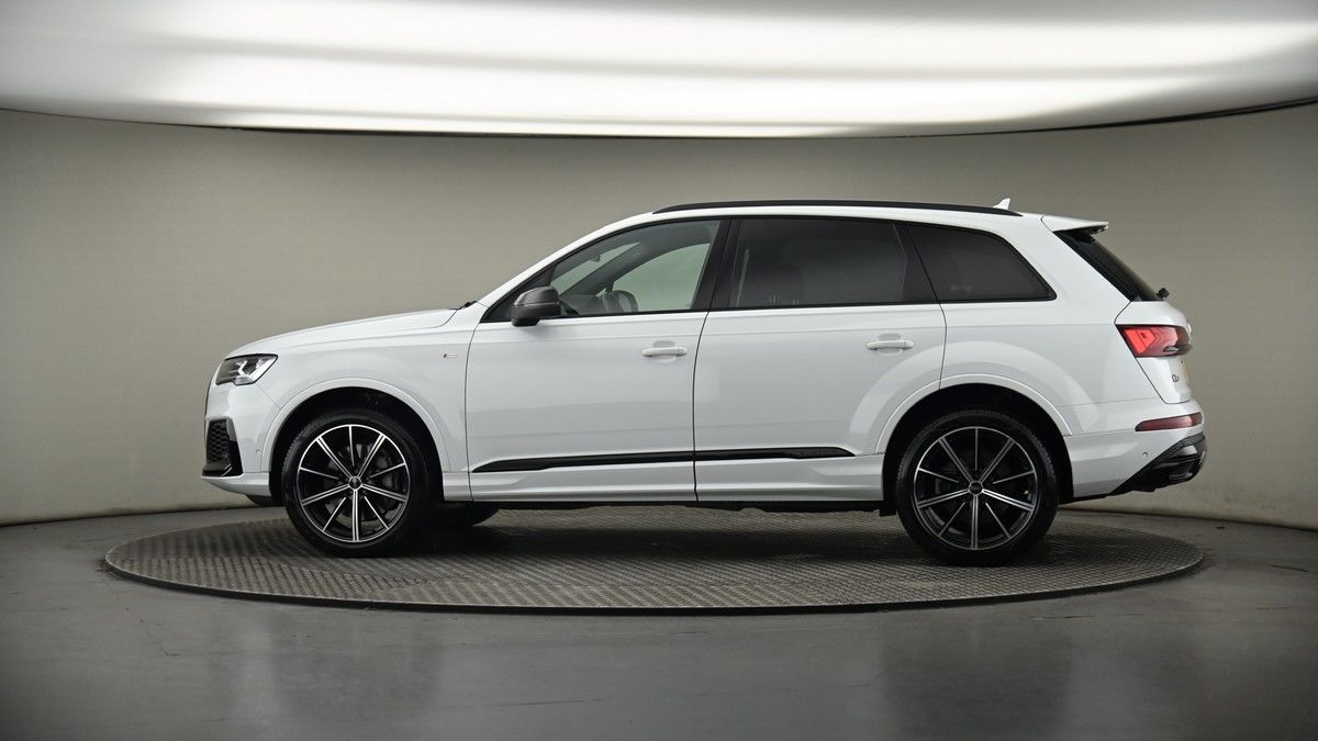 More views of Audi Q7