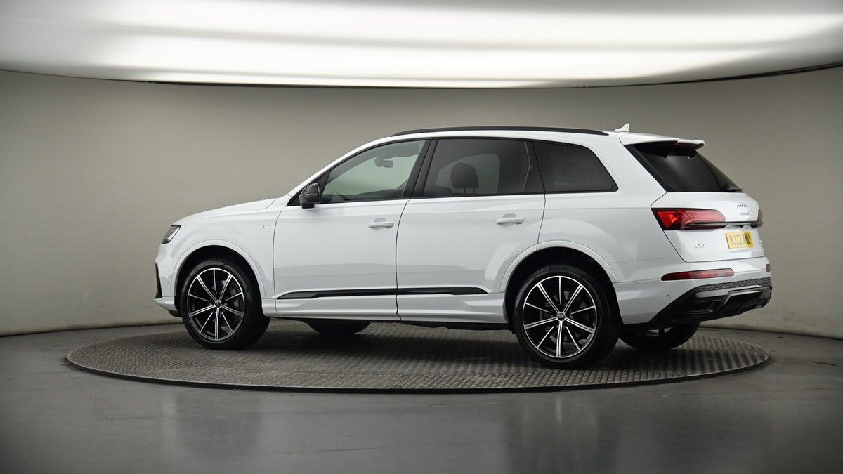 More views of Audi Q7