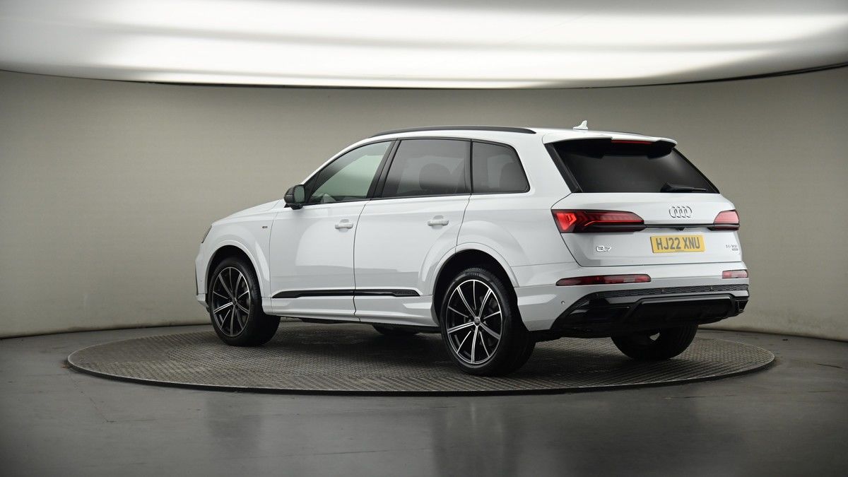 More views of Audi Q7