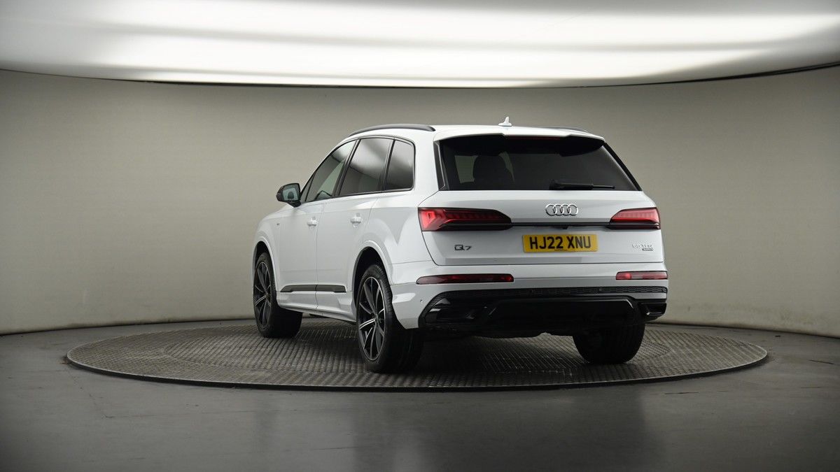 More views of Audi Q7