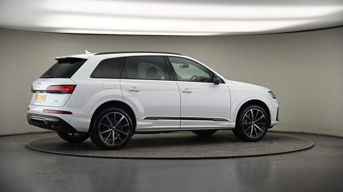 More views of Audi Q7