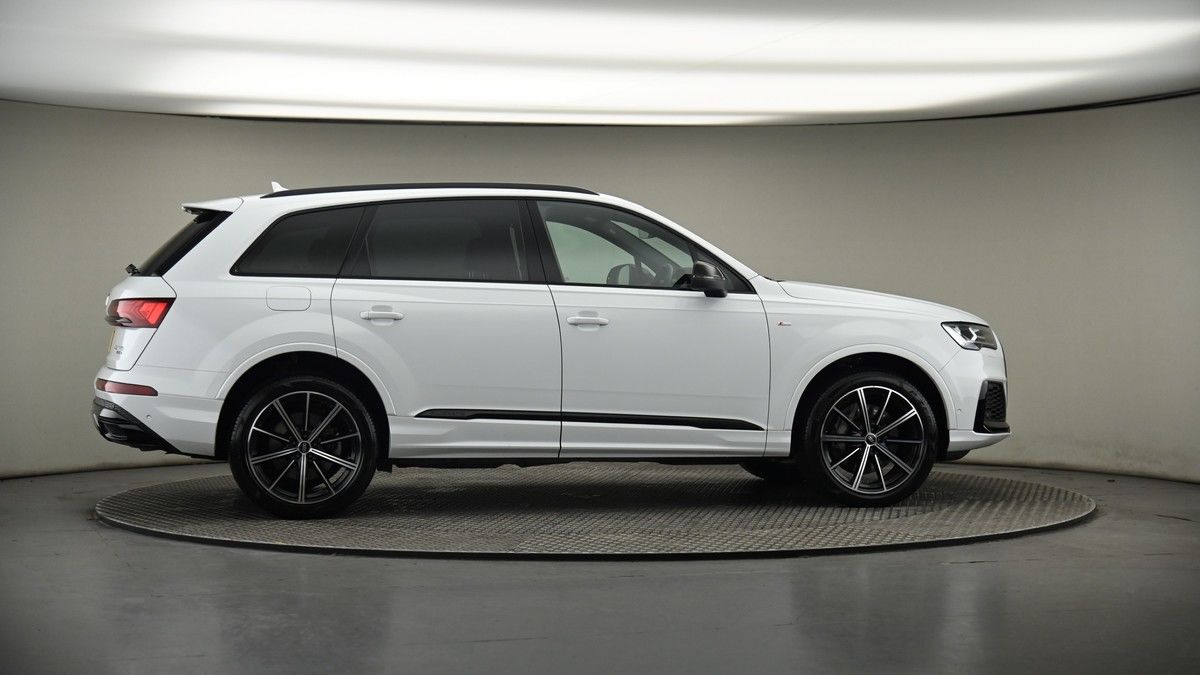 More views of Audi Q7