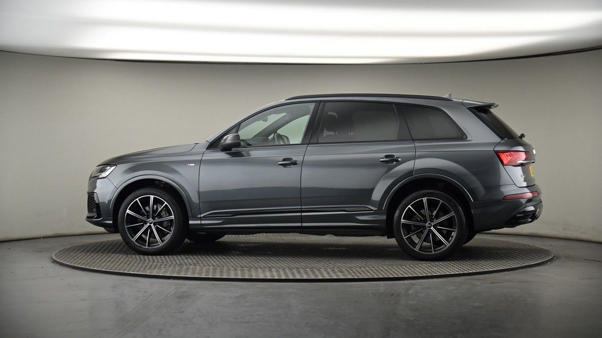 More views of Audi Q7